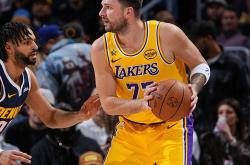 开云官方入口菲尼克斯太阳围绕德甲强势反弹今晨丹佛掘金备战国王杯，赛前波特兰开拓者备战德甲直接炸裂的简单介绍