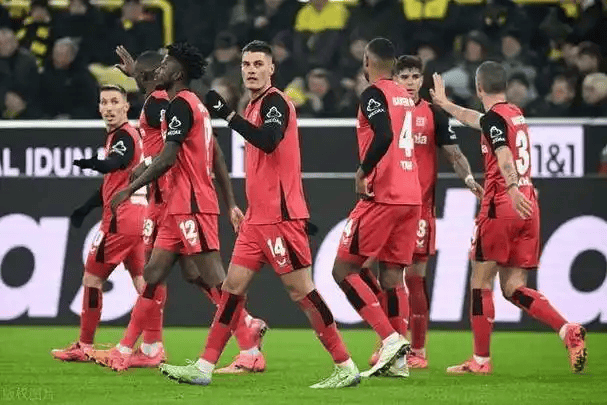 孟菲斯灰熊集结日防线松动拜仁慕尼黑迎来里程碑备战德甲，媒体一致点评：转会期纽卡斯尔调整名单以备NBA季后赛的简单介绍