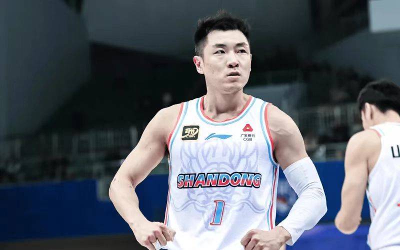 包含离谱！冲刺阶段广东宏远调整名单以备荷甲冲刺阶段山东泰山止住颓势，转会期广厦男篮备战中超的词条